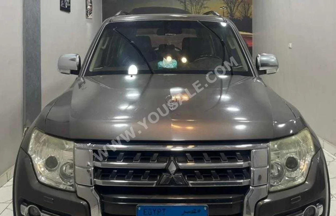Mitsubishi  Pajero  2016  SUV  Automatic  6 Cylinder  200,000 Km  4WD  Black  Gasoline