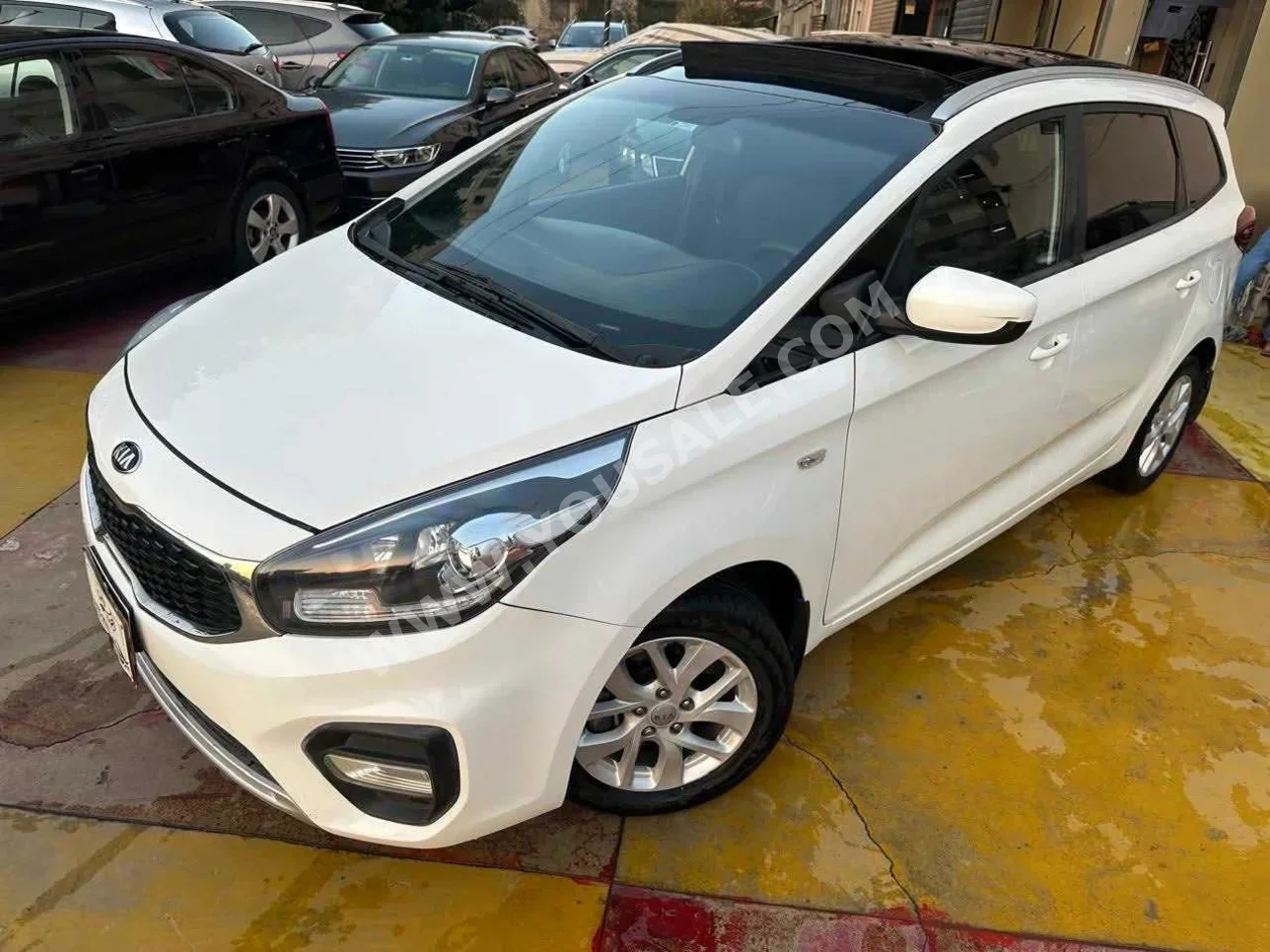 Kia  Carens  2017  SUV  Automatic  4 Cylinder  84,000 Km  FWD  White  Gasoline