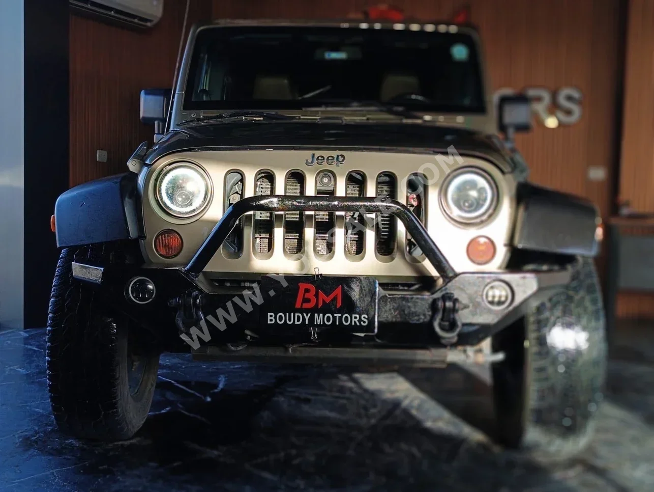 Jeep  Wrangler  2012  SUV  Automatic  6 Cylinder  117,000 Km  RWD  Silver  Gasoline