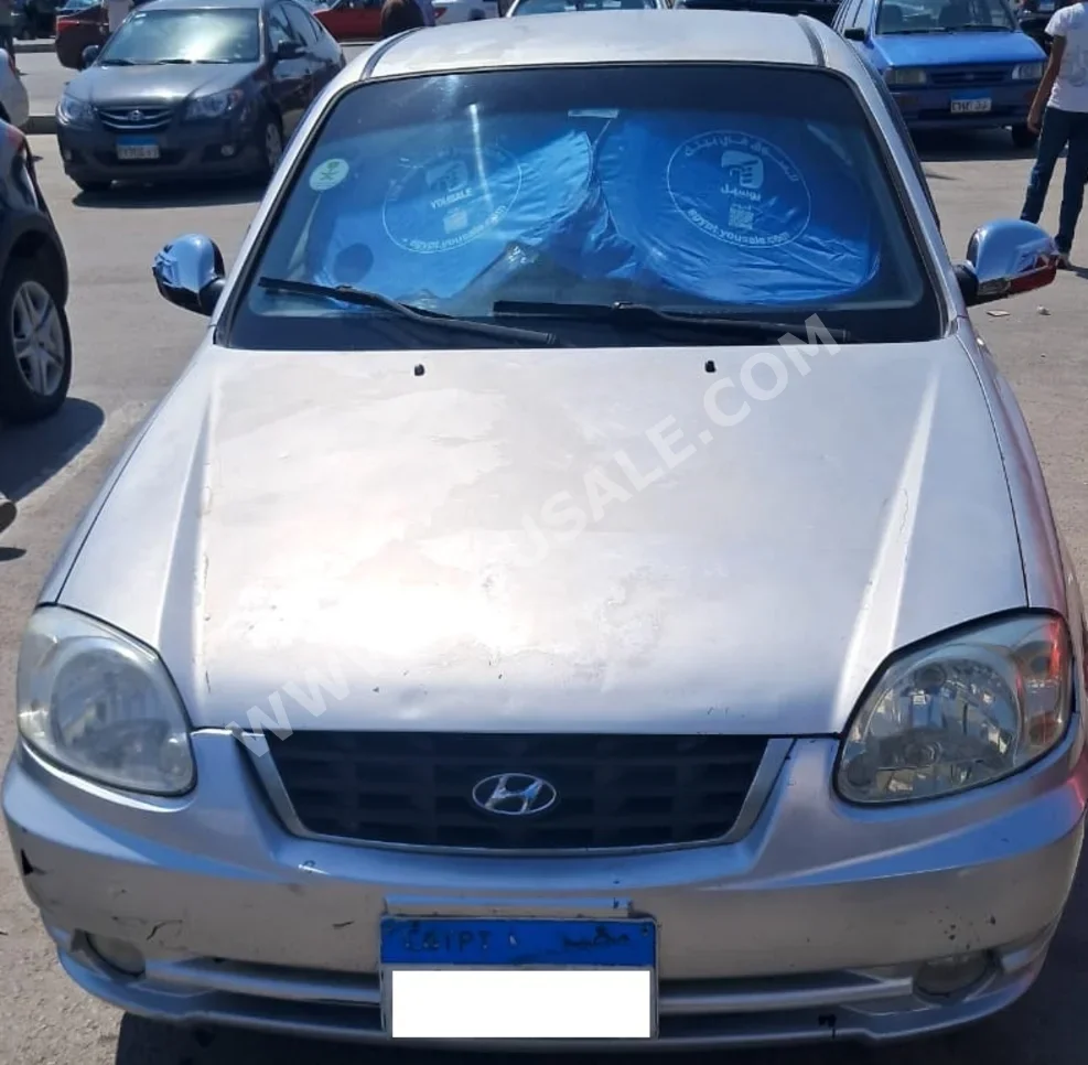 هيونداي  فيرنا  2011  سيدان  عادي  4 سلندر  250,000 كم  دفع أمامي  فضي  بنزين