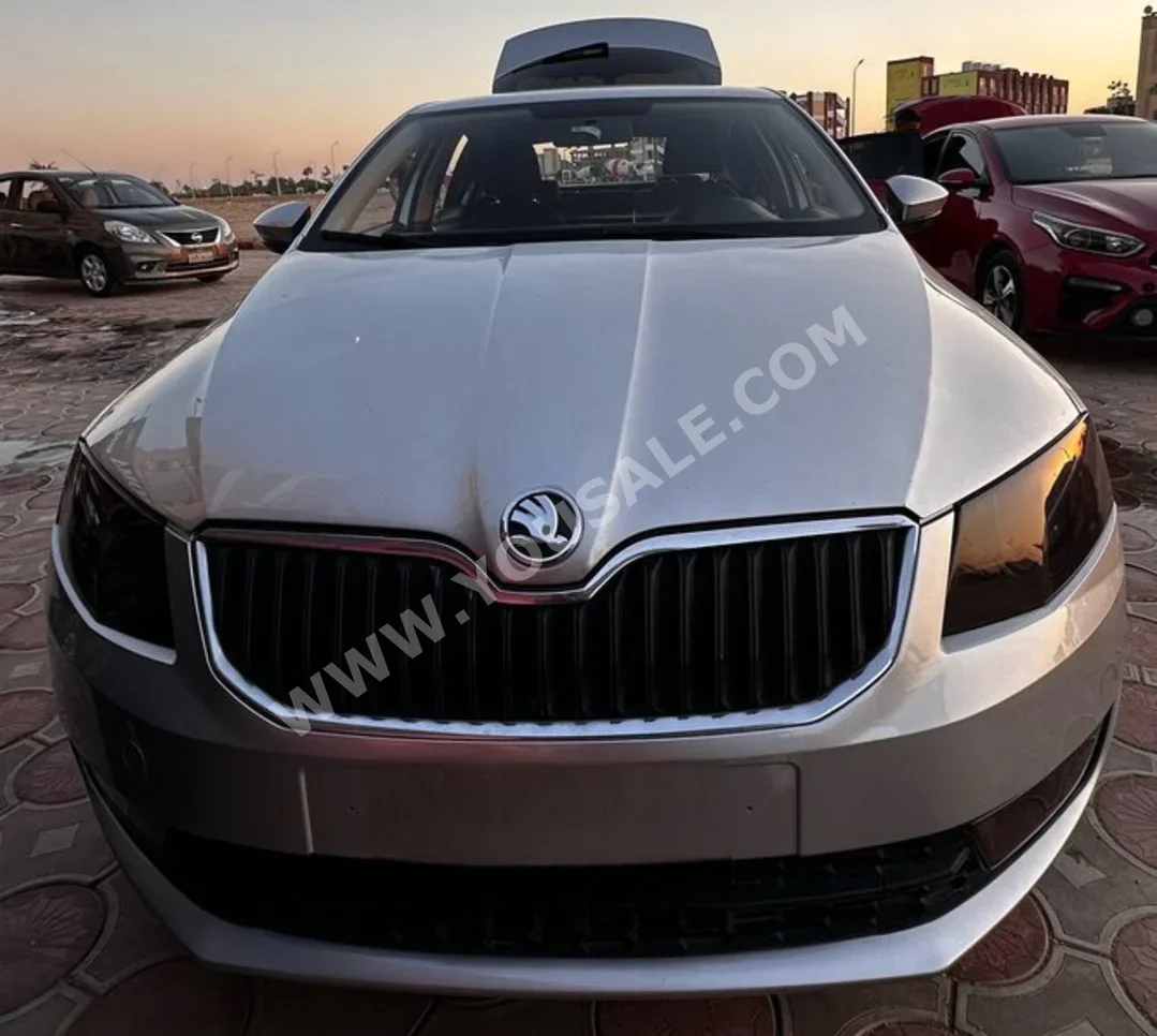 سكودا  أوكتافيا  2014  سيدان  اوتوماتيك  4 سلندر  220,000 كم  دفع أمامي  فضي  بنزين