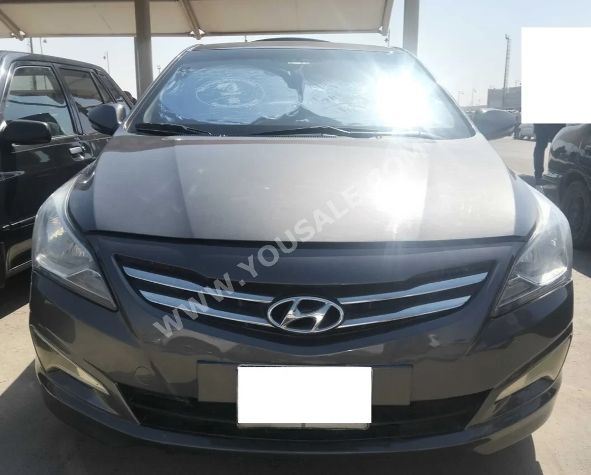 هيونداي اكسنت 2017 سيدان اوتوماتيك 4 سلندر 197,000 كم دفع أمامي رمادي بنزين