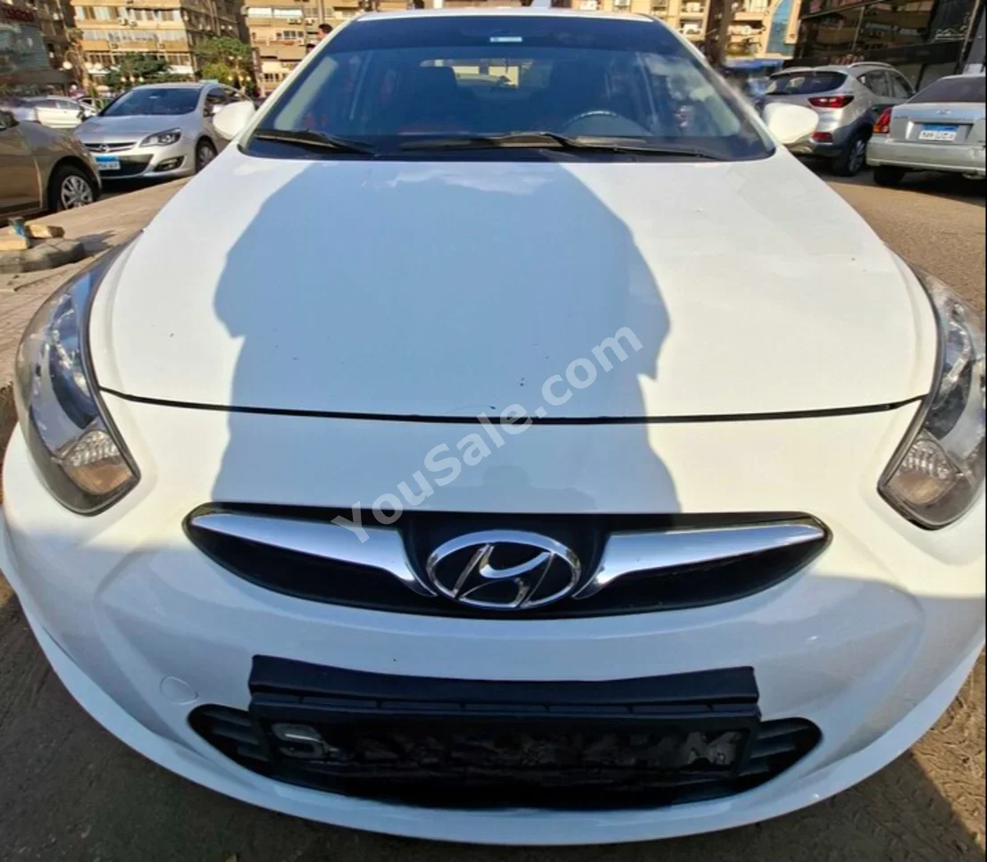 هيونداي  اكسنت  2016  سيدان  اوتوماتيك  4 سلندر  130,000 كم  دفع أمامي  أبيض  بنزين