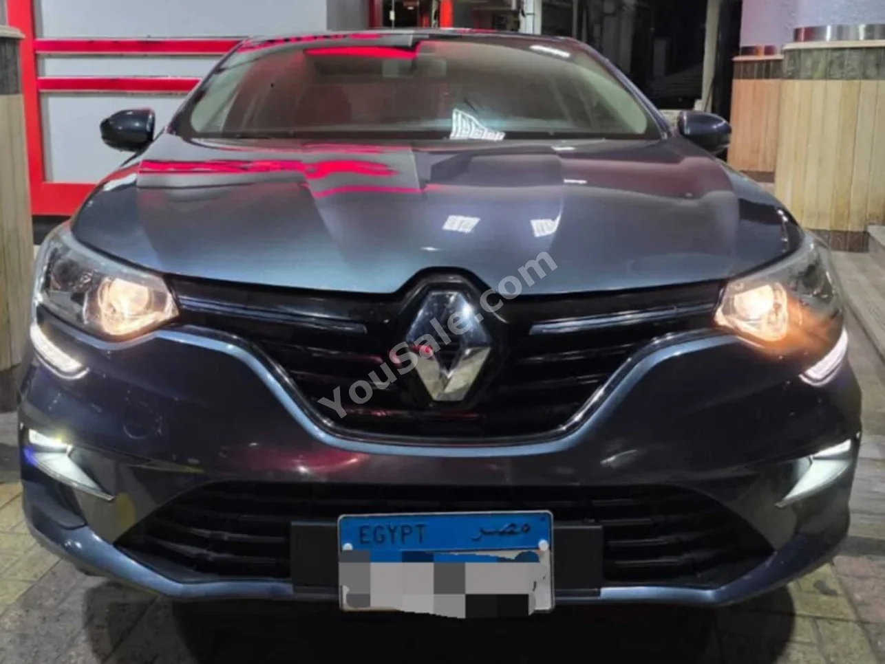 Renault Megane 2023 Sedan Automatic 4 Cylinder 35,000 Km FWD Gray Gasoline
