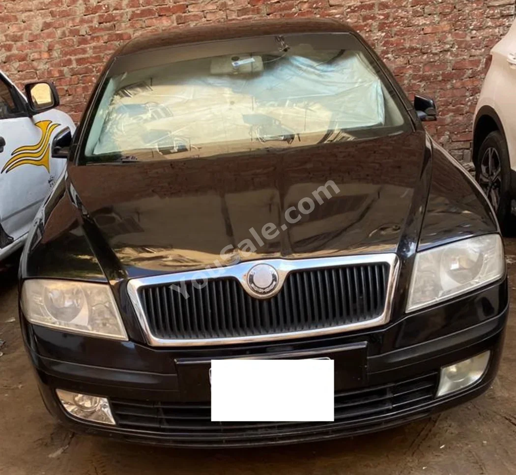 سكودا أوكتافيا 2008 سيدان اوتوماتيك 4 سلندر 260,000 كم دفع أمامي أسود بنزين