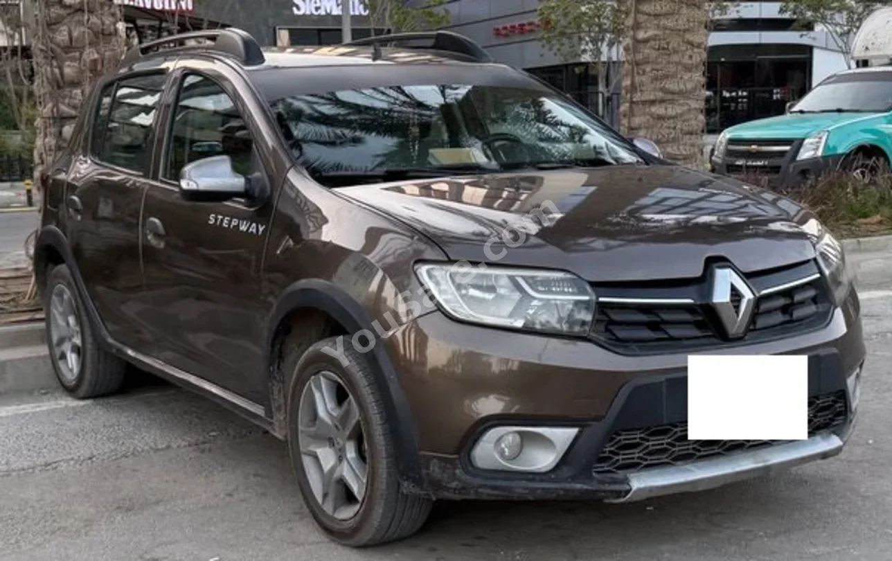 رينو  سانديرو  2019  هاتشباك  اوتوماتيك  4 سلندر  110,000 كم  دفع أمامي  بني  بنزين