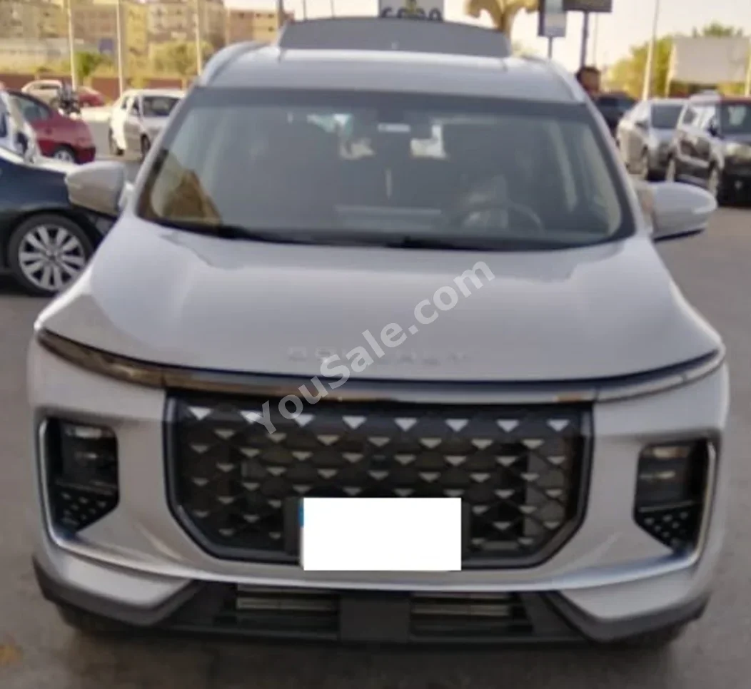سويست  اس 09  2026  اس يو في  اوتوماتيك  4 سلندر  5,000 كم  دفع أمامي  أبيض  بنزين