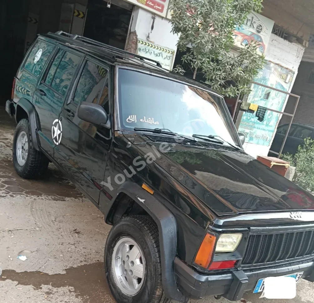 جييب  شيروكي  1997  اس يو في  اوتوماتيك  6 سلندر  200,000 كم  دفع رباعي  أسود  بنزين