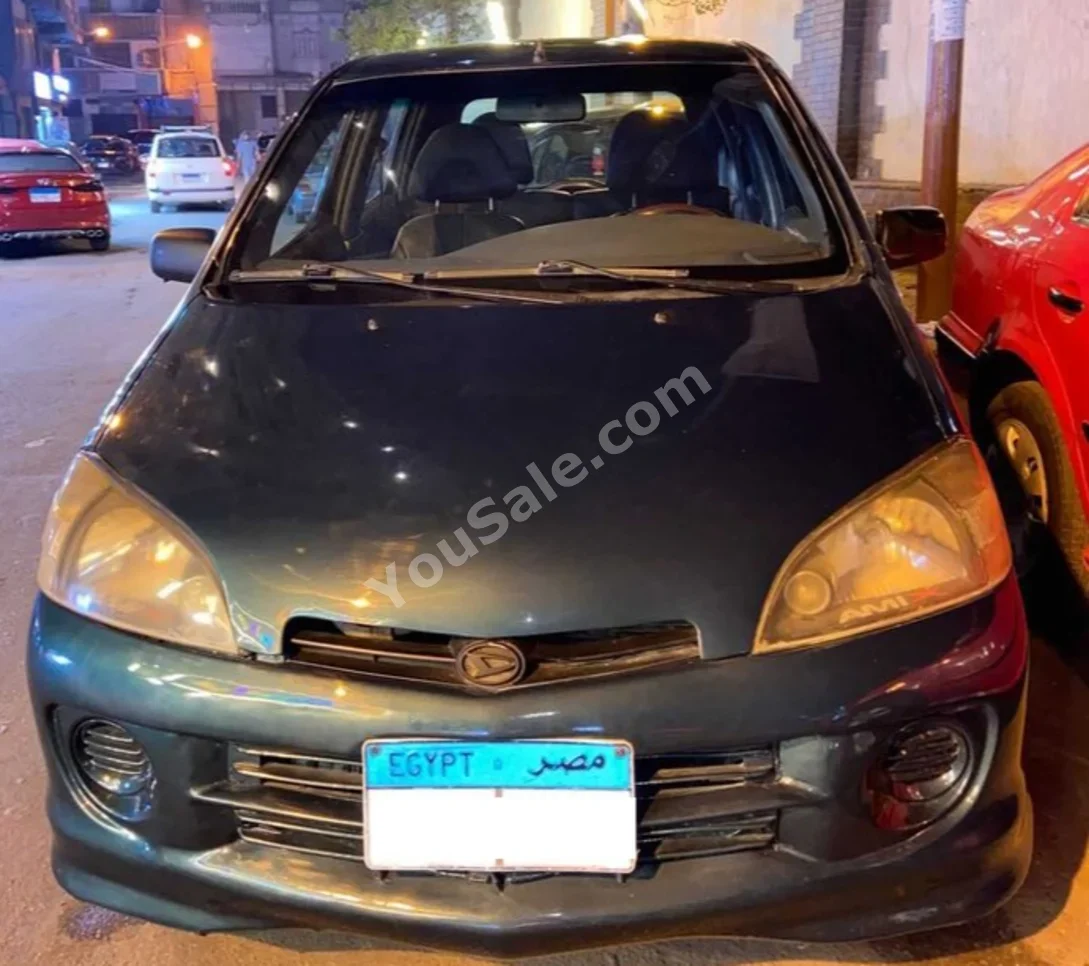 داتسون  فيرليدي  2002  سيدان  اوتوماتيك  4 سلندر  280,000 كم  دفع أمامي  أخضر  بنزين