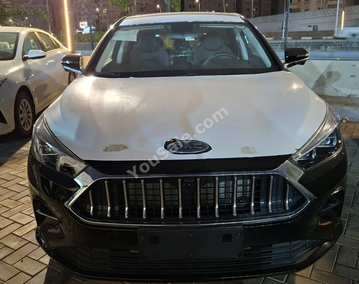 JAC  Jac  2025  Sedan  Automatic  4 Cylinder  0 Km  FWD  Black  Gasoline