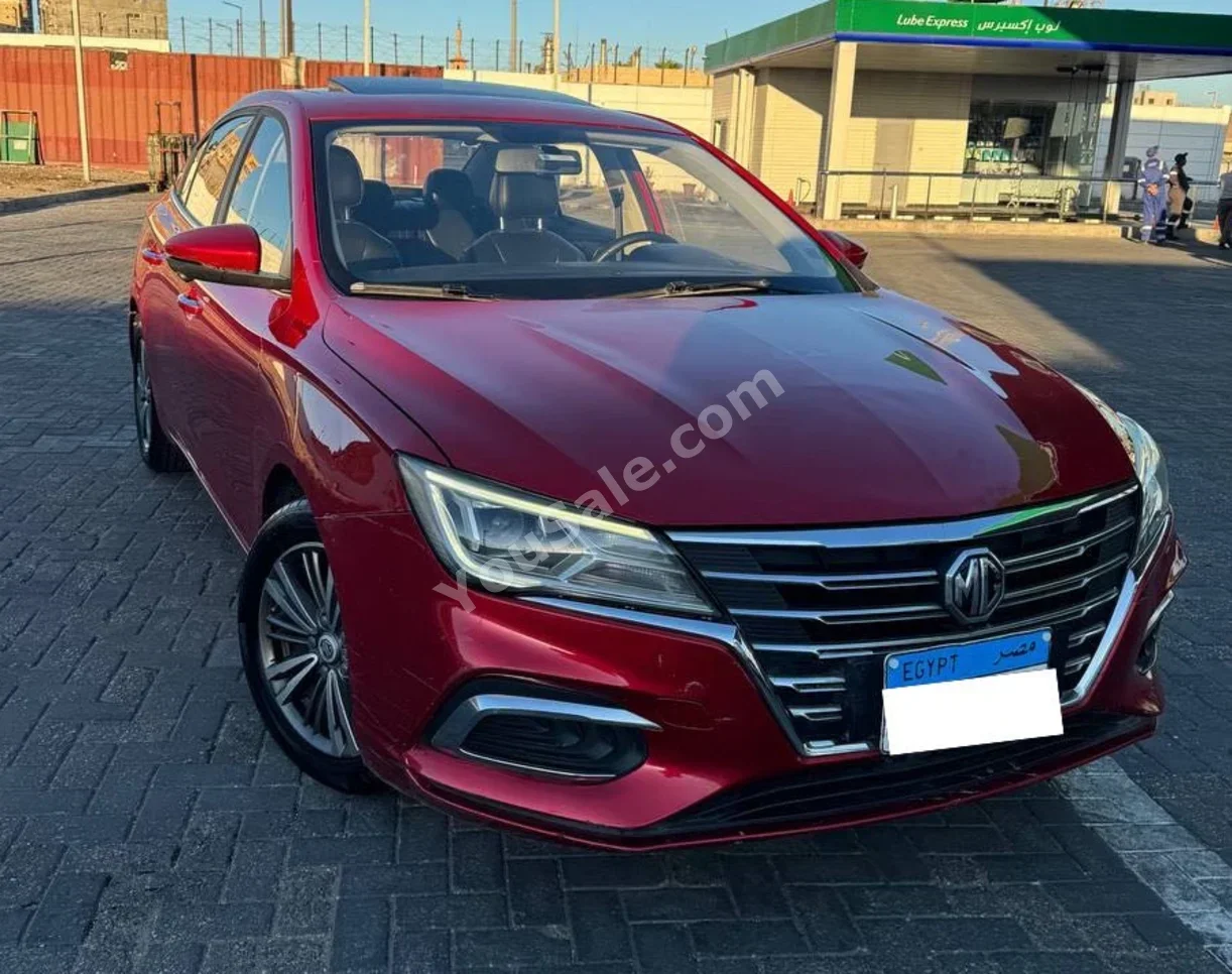 ام جي  ام جي 5  2022  سيدان  اوتوماتيك  4 سلندر  100,000 كم  دفع أمامي  أحمر  بنزين