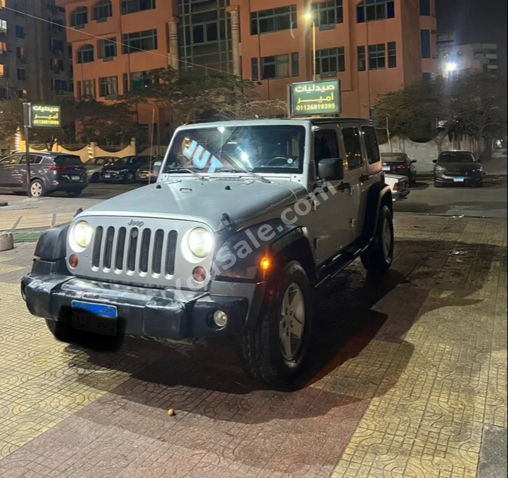 Jeep  Wrangler  2012  Classic  Automatic  6 Cylinder  220,000 Km  4WD  Silver  Gasoline