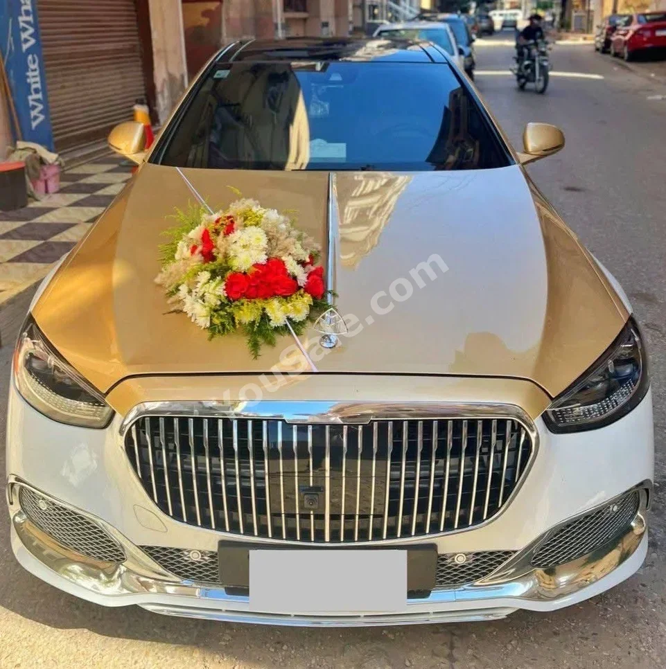 مرسيدس - بنز  500 أس  فخمة  ذهبي  2024