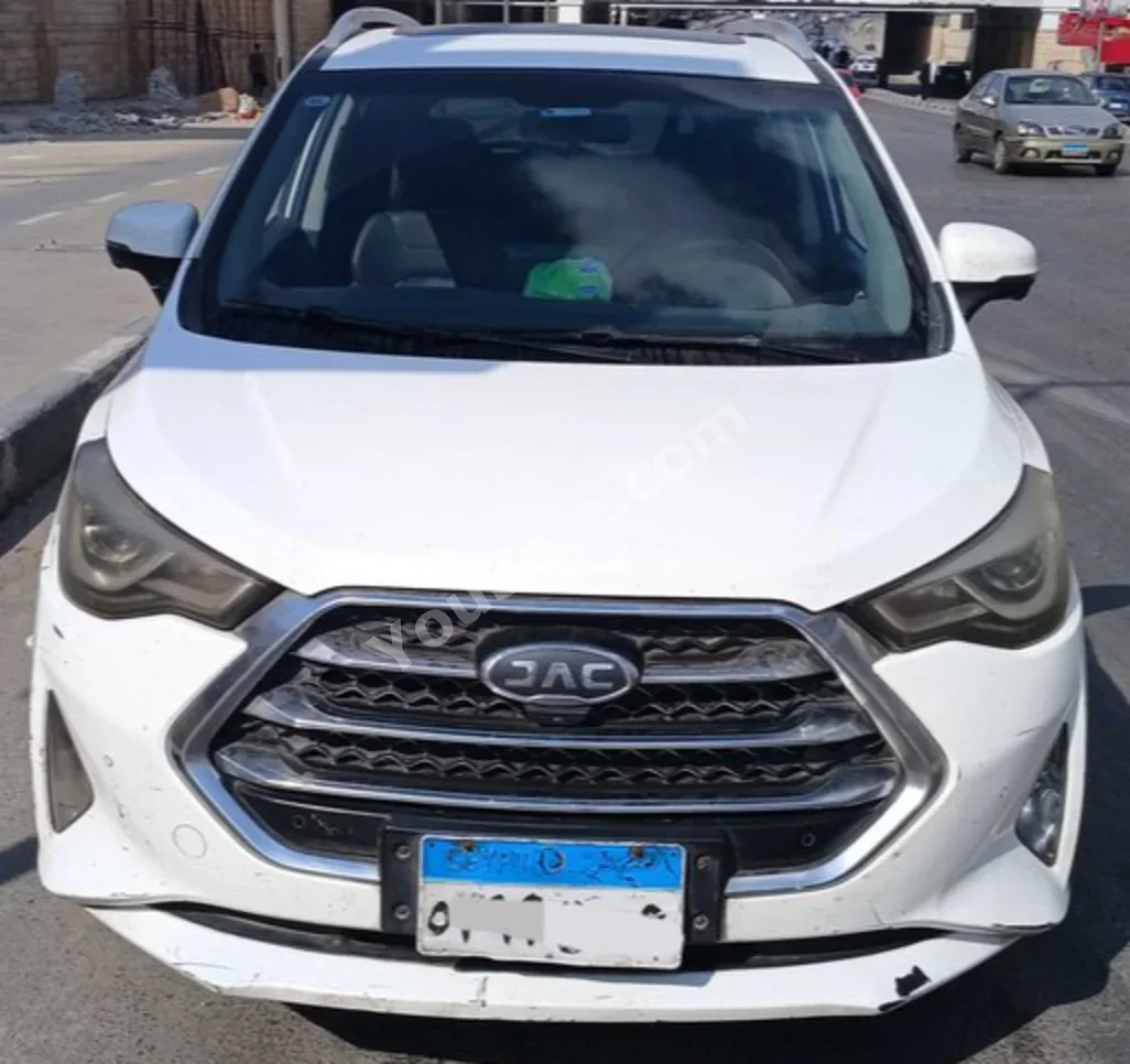 جــاك  اس 3  2019  اس يو في  اوتوماتيك  4 سلندر  44,000 كم  دفع أمامي  أبيض لؤلؤي  بنزين