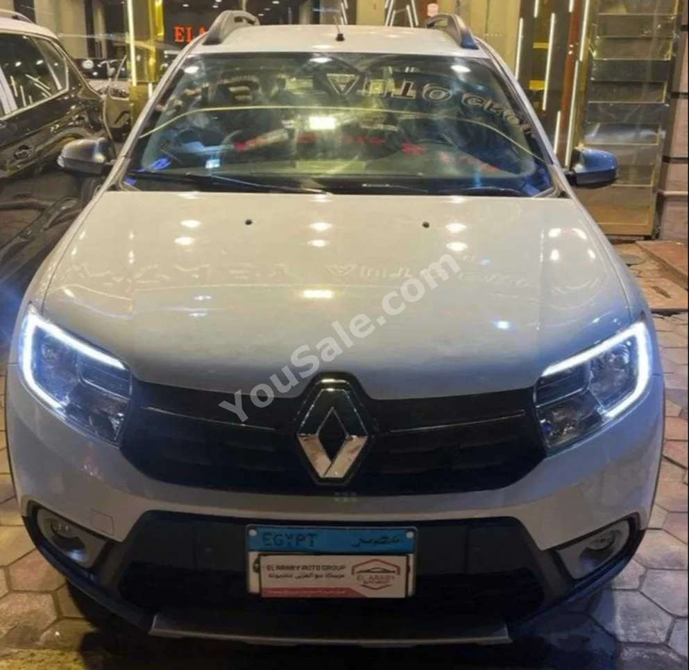 رينو  سانديرو  2023  هاتشباك  اوتوماتيك  4 سلندر  35,000 كم  دفع أمامي  أبيض  بنزين