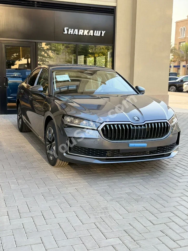 سكودا سوبر بي 2026 سيدان اوتوماتيك 4 سلندر 0 كم دفع أمامي رمادي بنزين
