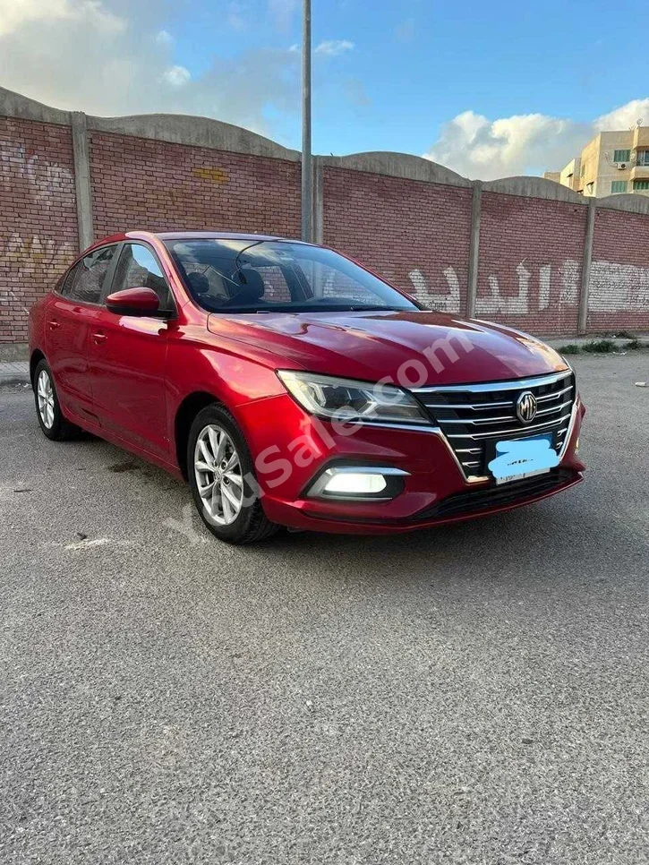 ام جي ام جي 5 4 سلندر سيدان أحمر 2022