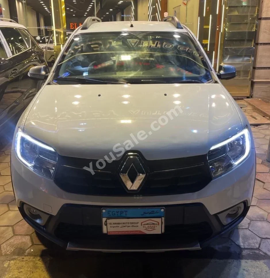 رينو  سانديرو  2023  هاتشباك  اوتوماتيك  4 سلندر  35,000 كم  دفع أمامي  أبيض  بنزين