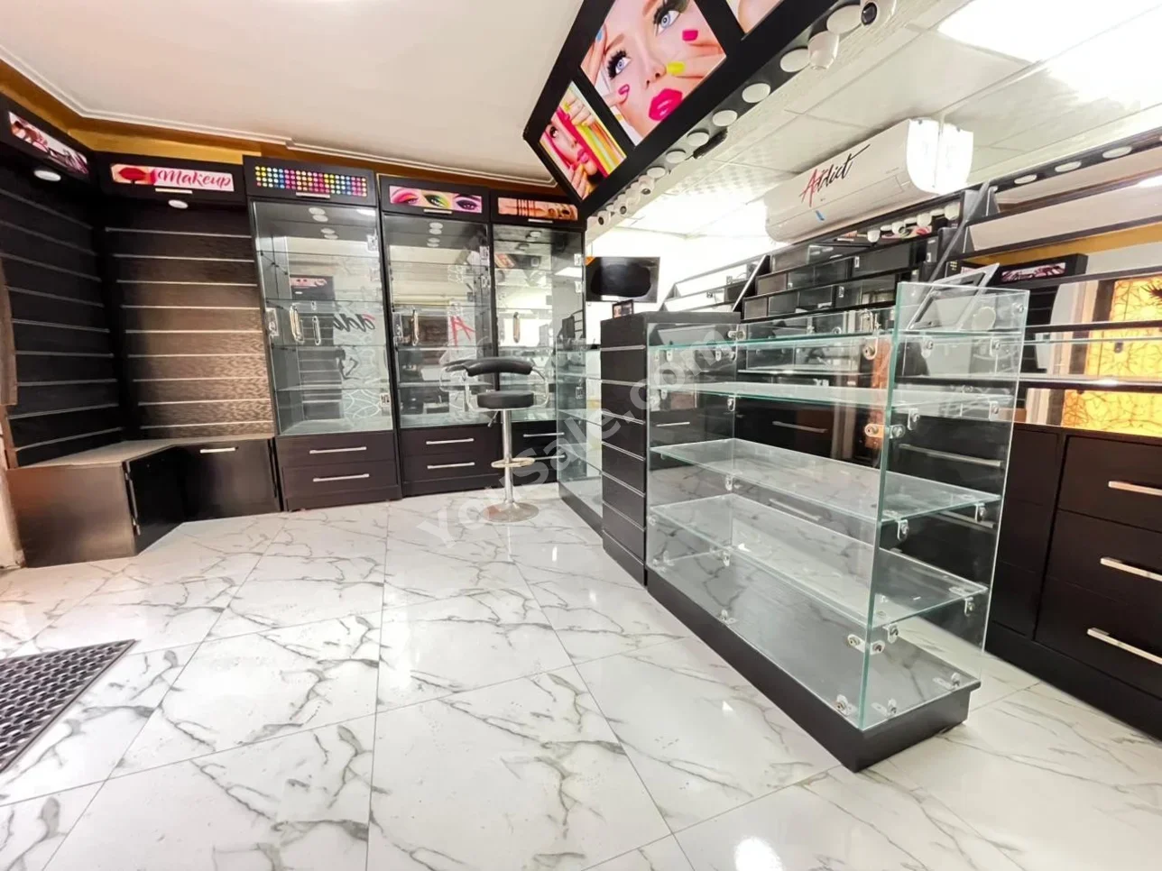 Commercial Offices - Semi Furnished  - Alexandria  - Alexandria