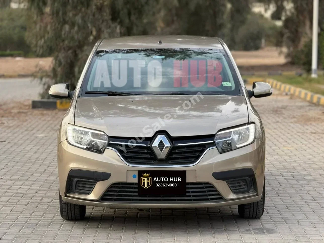 Renault  Logan  2020  Sedan  Manual  4 Cylinder  20,000 Km  FWD  Copper  Gasoline