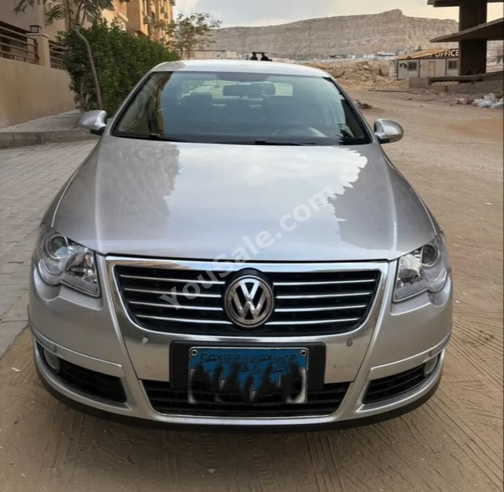 فولكس فاجن  باسات  2006  سيدان  اوتوماتيك  4 سلندر  285,000 كم  دفع أمامي  فضي  بنزين