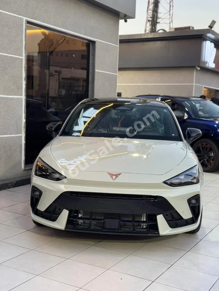 Cupra  Leon  2026  Hatchback  Automatic  4 Cylinder  0 Km  FWD  White  Gasoline