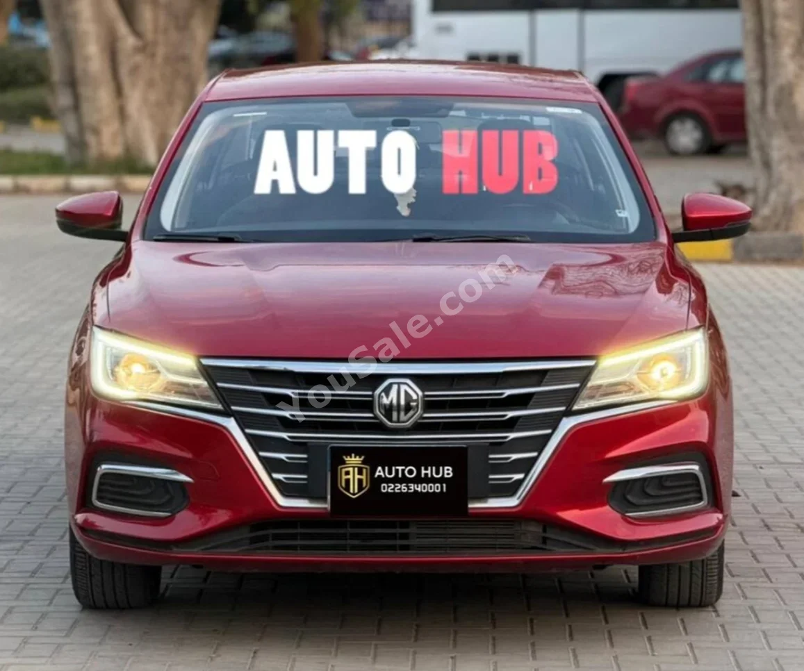 ام جي  ام جي 5  2022  سيدان  اوتوماتيك  4 سلندر  90,000 كم  دفع أمامي  أحمر  بنزين
