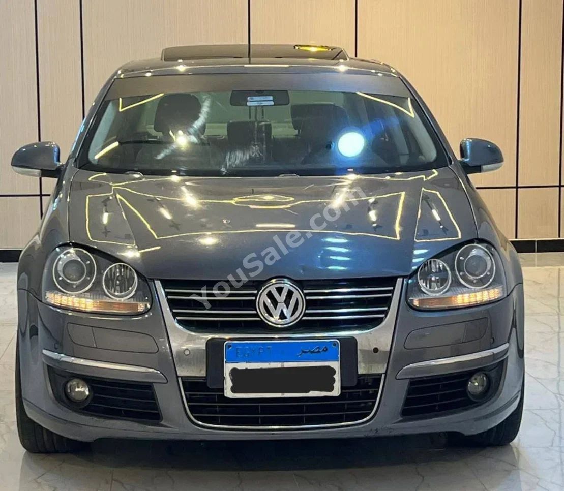 Volkswagen Jetta 2010 Automatic 140,000 Km FWD Gray Gasoline