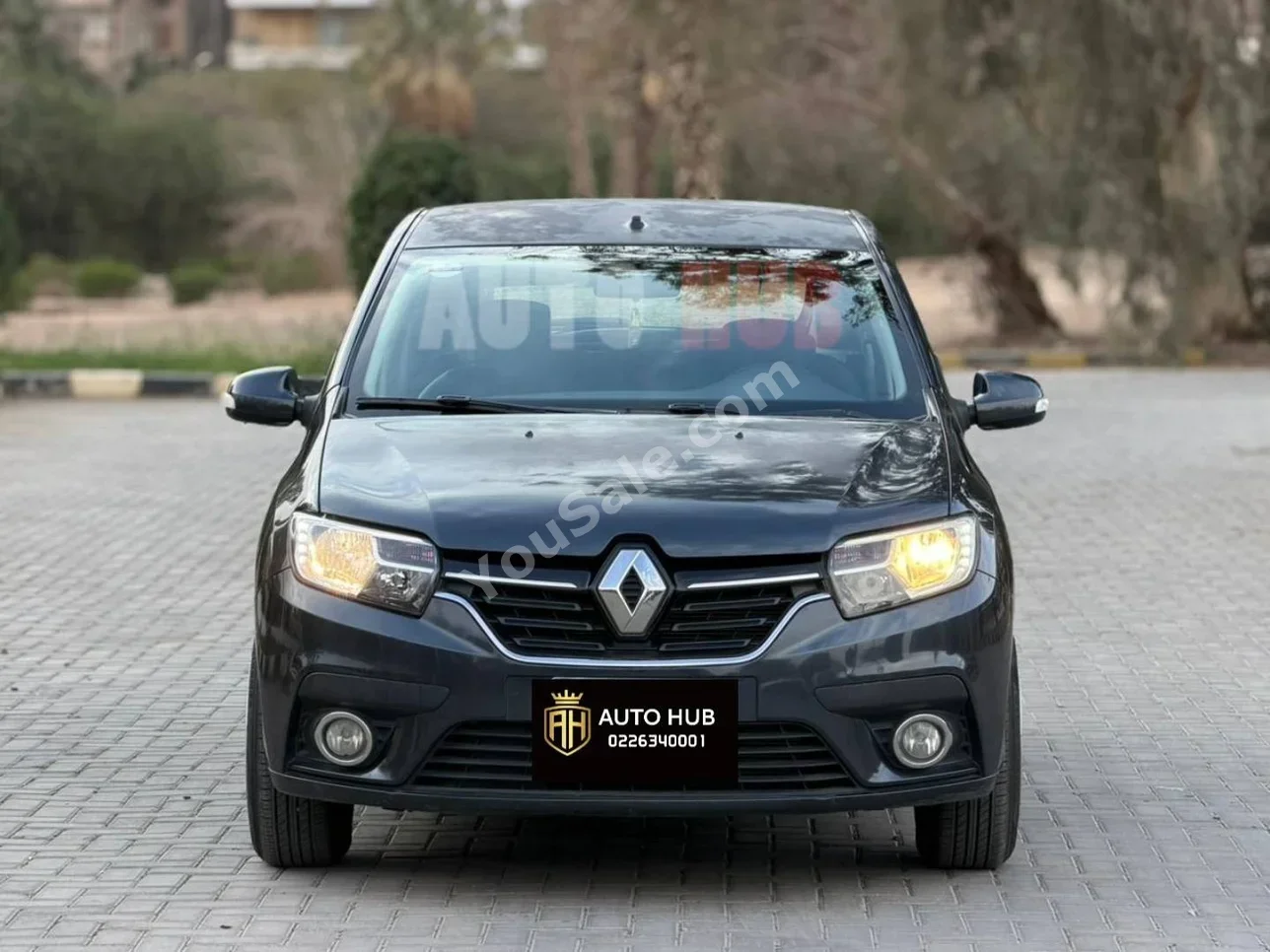 Renault  Clio  2021  Hatchback  Automatic  4 Cylinder  95,000 Km  FWD  Black  Gasoline