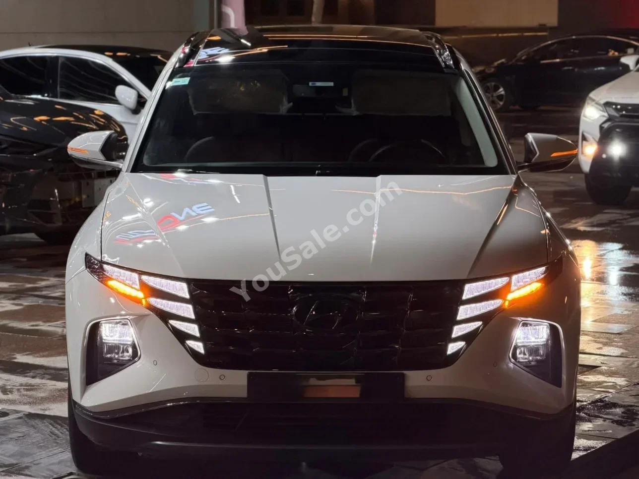 هيونداي  توسان  2022  اس يو في  اوتوماتيك  4 سلندر  38,000 كم  دفع أمامي  أبيض  بنزين