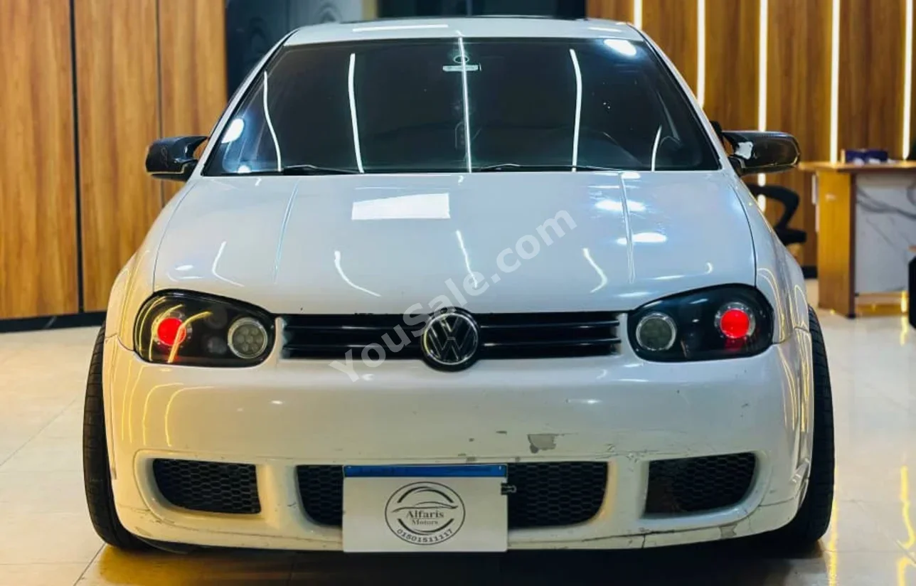 Volkswagen  Golf  1998  Automatic  200,000 Km  FWD  White  Gasoline