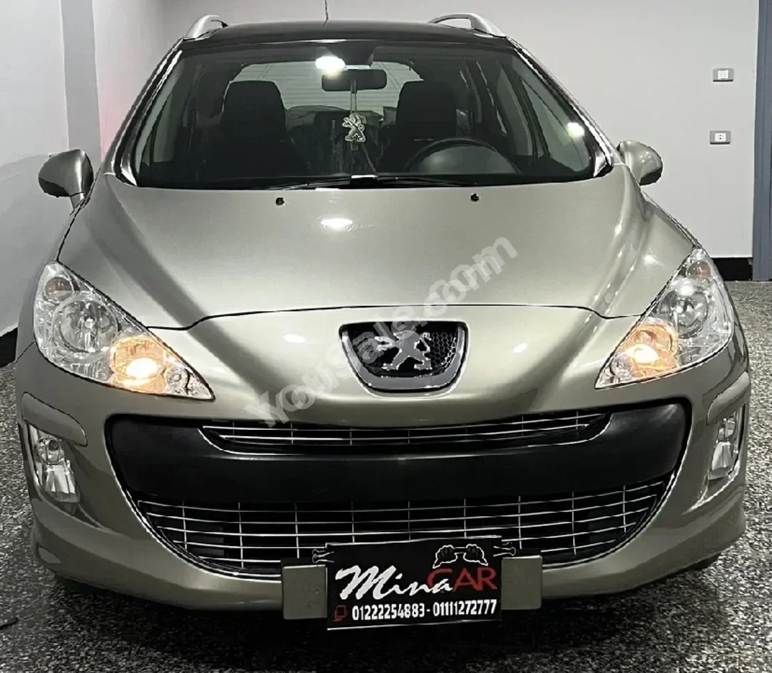 Peugeot 308 2011 Automatic 10,000 Km FWD Gold Gasoline
