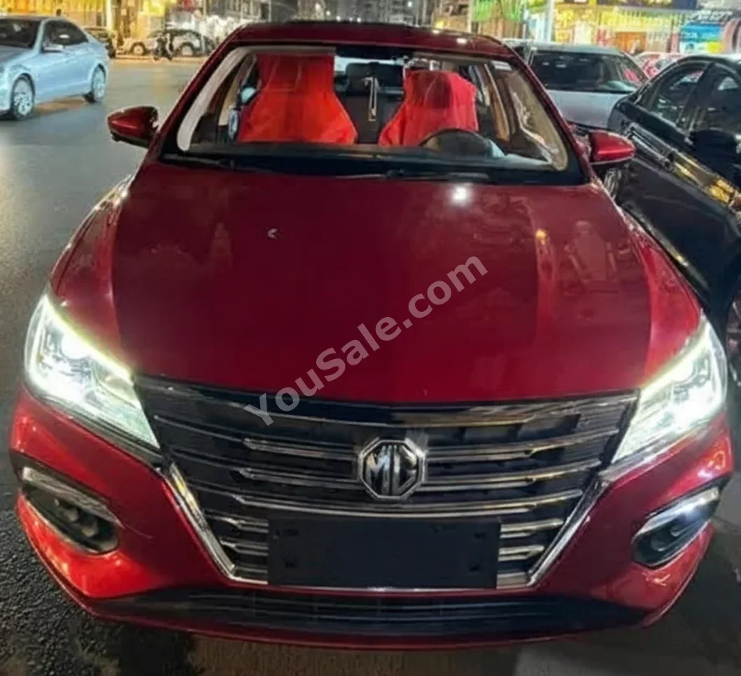 ام جي ام جي 5 2025 اوتوماتيك 6,000 كم دفع أمامي أحمر بنزين