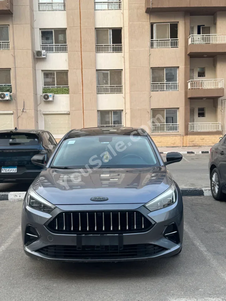JAC  Jac  2022  Sedan  Automatic  4 Cylinder  140,000 Km  FWD  Gray  Gasoline