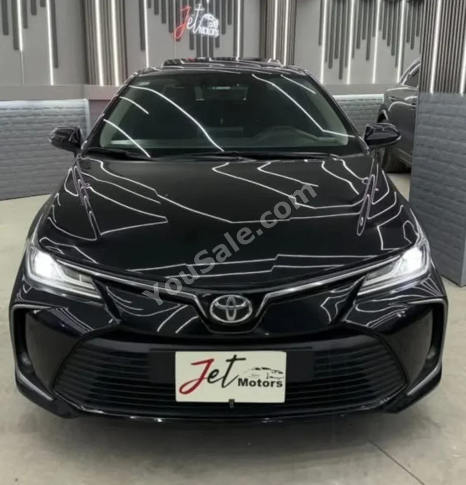 تويوتا  كورولا  2019  اوتوماتيك  90,000 كم  دفع أمامي  أسود  بنزين