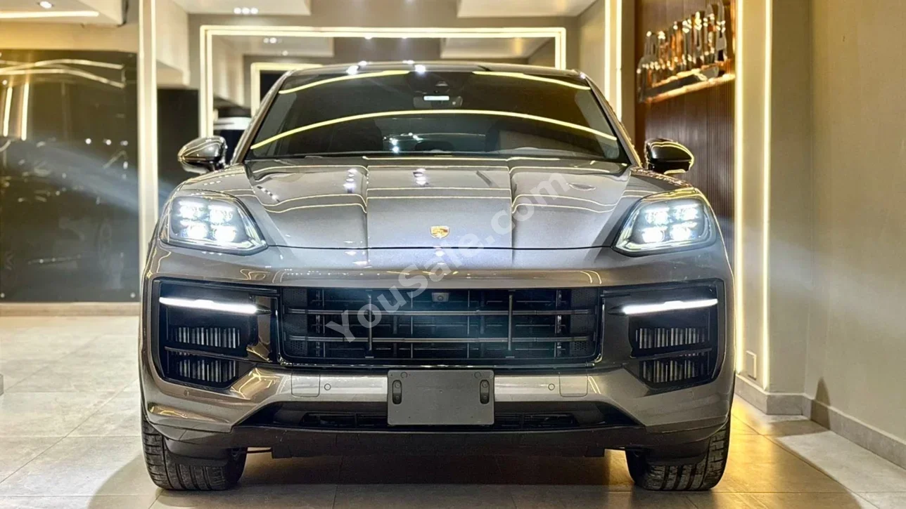 بورش  كيان  جي تي اس  2024  اس يو في  اوتوماتيك  11,500 كم  دفع أمامي  رمادي  بنزين