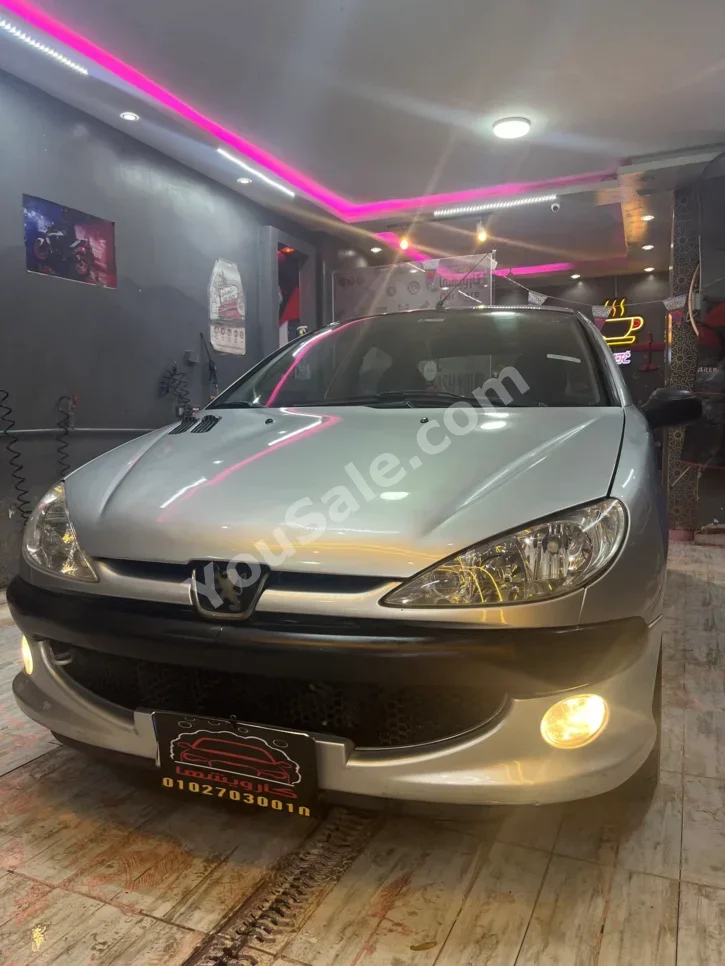 بيجو  206  2008  سيدان  عادي  4 سلندر  280,000 كم  دفع أمامي  فضي  بنزين