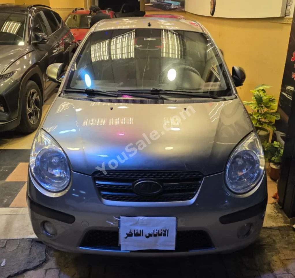 كيا بيكانتو 2009 اوتوماتيك 87,000 كم رمادي بنزين
