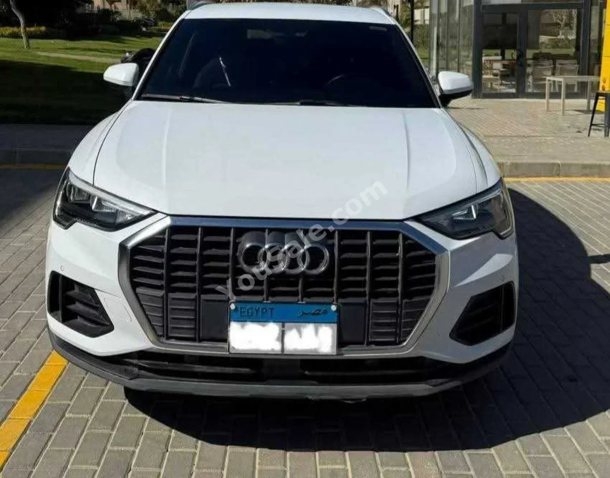 اودي  كيو 3  Quattro TFSI  2022  اوتوماتيك  115,000 كم  أبيض و أسود  بنزين