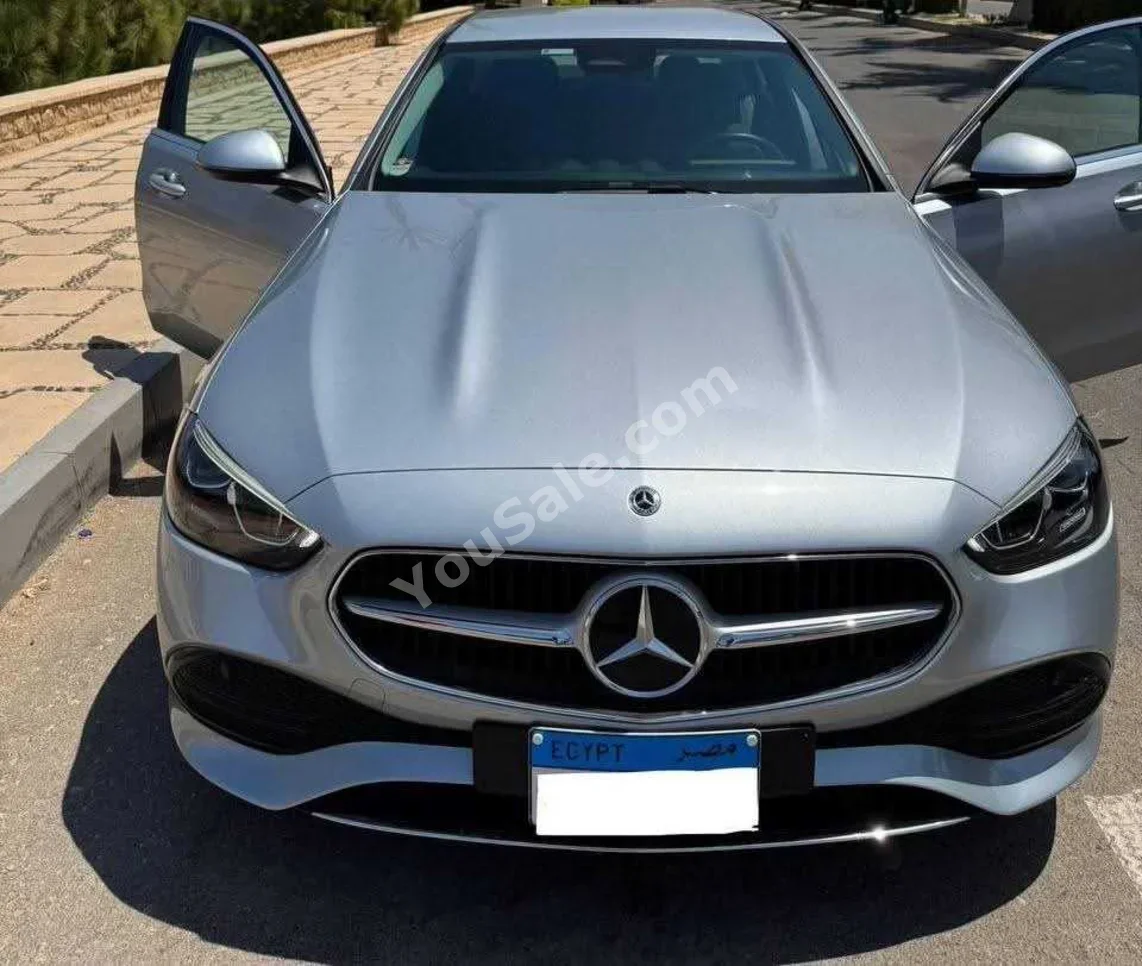 Mercedes-Benz C-Class 180 2023 Automatic 42,000 Km Gray Metallic Gasoline