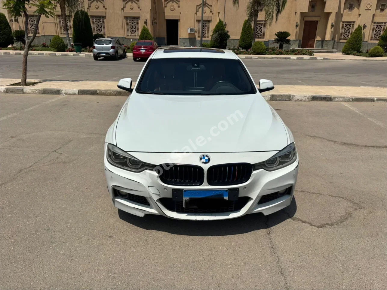 بي ام دبليو الفئة - الثالثة 320i 2019 سيدان اوتوماتيك 267,000 كم أبيض بنزين