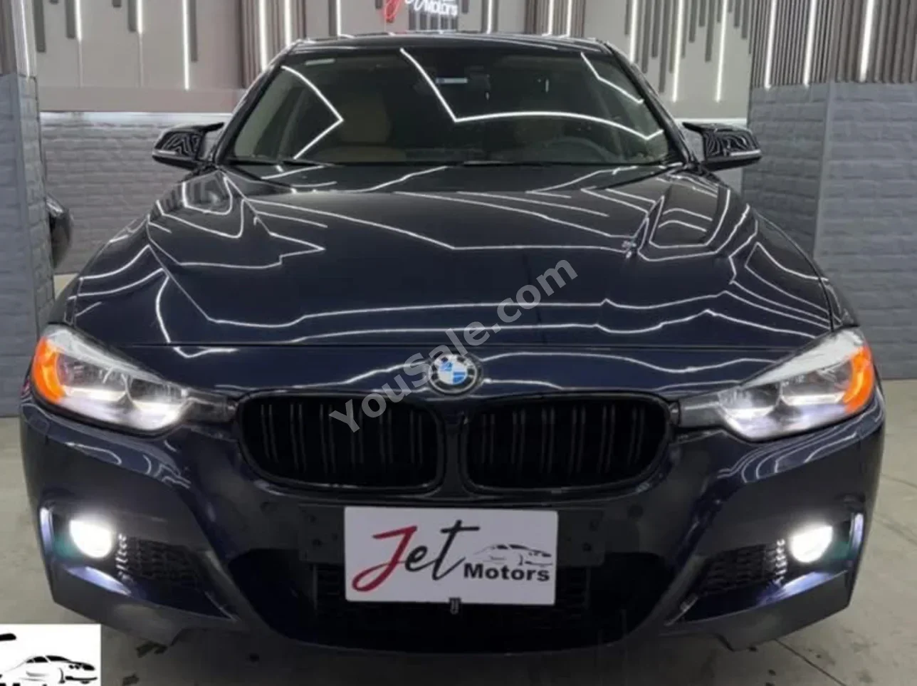 بي ام دبليو الفئة - الثالثة 318i 2016 اوتوماتيك 135,000 كم أزرق غامق بنزين