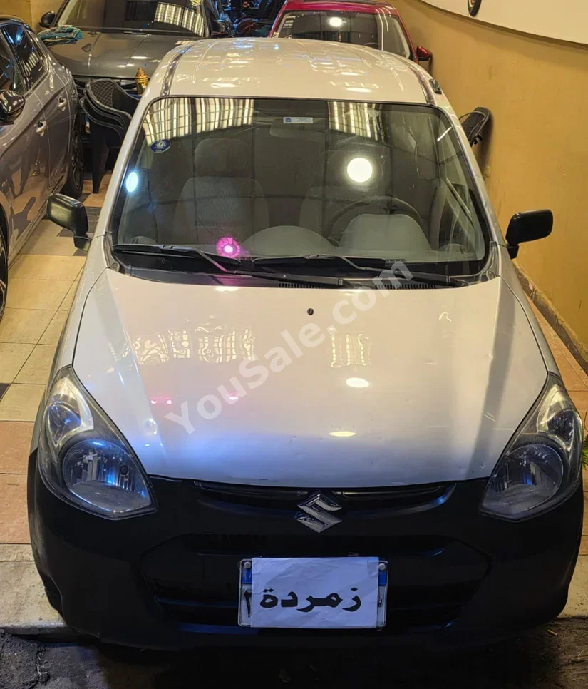 سوزوكي  التو  2016  عادي  49,000 كم  فضي وأسود  بنزين