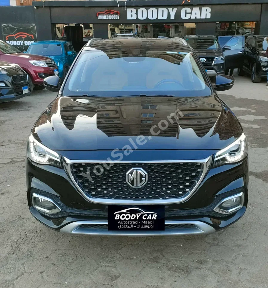 MG  Hs  2022  SUV  Automatic  90,000 Km  Black  Gasoline