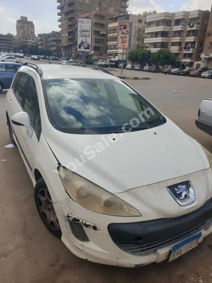 بيجو  308  2009  اوتوماتيك  4 سلندر  267,000 كم  أبيض لؤلؤي  بنزين