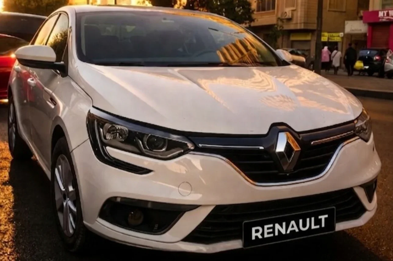 Renault  Megane  2020  Sedan  Automatic  4 Cylinder  125,000 Km  FWD  White  Gasoline