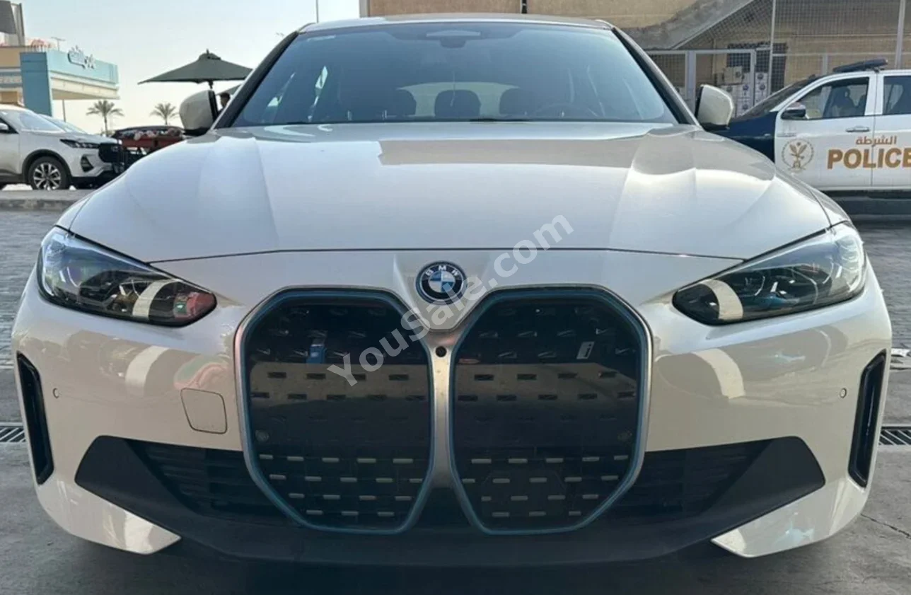 بي ام دبليو  الفئة - اي  5  2023  اوتوماتيك  30,000 كم  أبيض  كهربائية