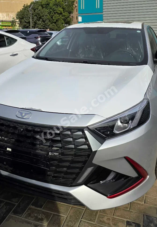 Kaiyi  E5  2026  Automatic  0 Km  Silver  Gasoline