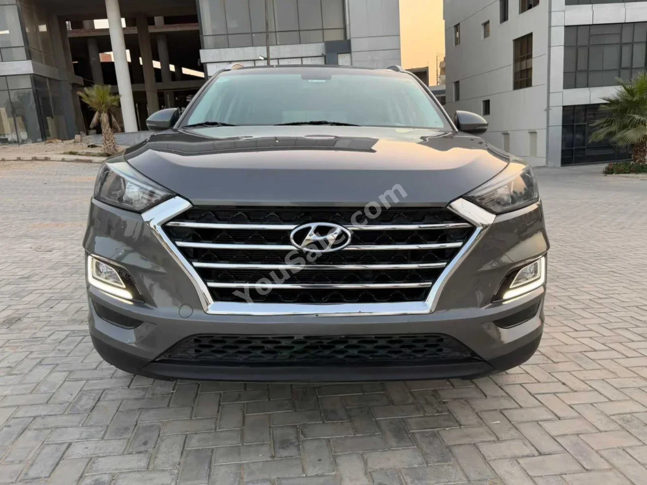 هيونداي  توسان  2020  اوتوماتيك  135,000 كم  رمادي  بنزين