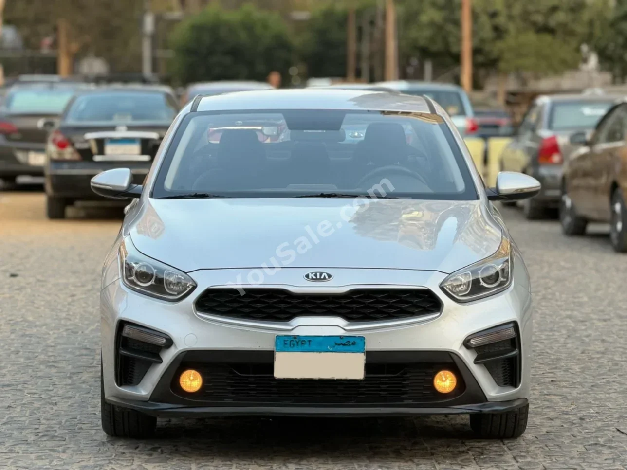 كيا  سيراتو  2021  سيدان  اوتوماتيك  4 سلندر  140,000 كم  دفع أمامي  فضي  بنزين